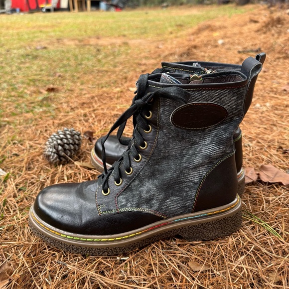 Black Leather women’s Combat Boots - Picture 3 of 10
